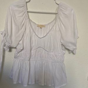 LA Hearts Flowy Blouse✨